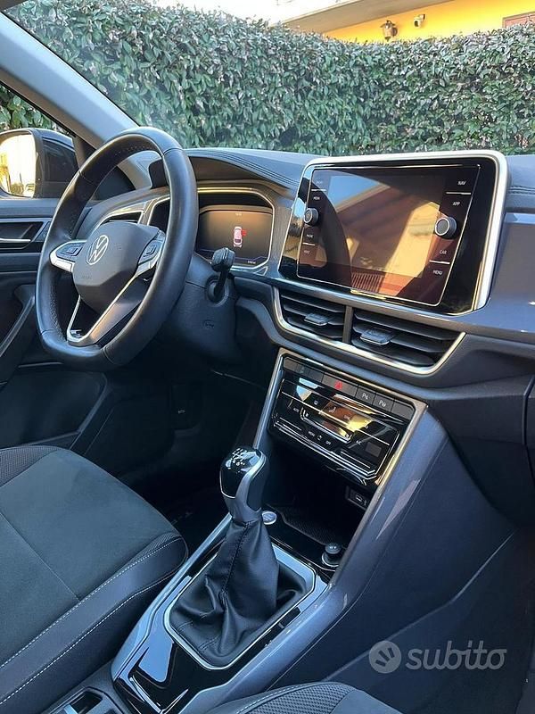 Usata VW T-Roc Style 110 CV (80 kW) 2023 Nero SUV