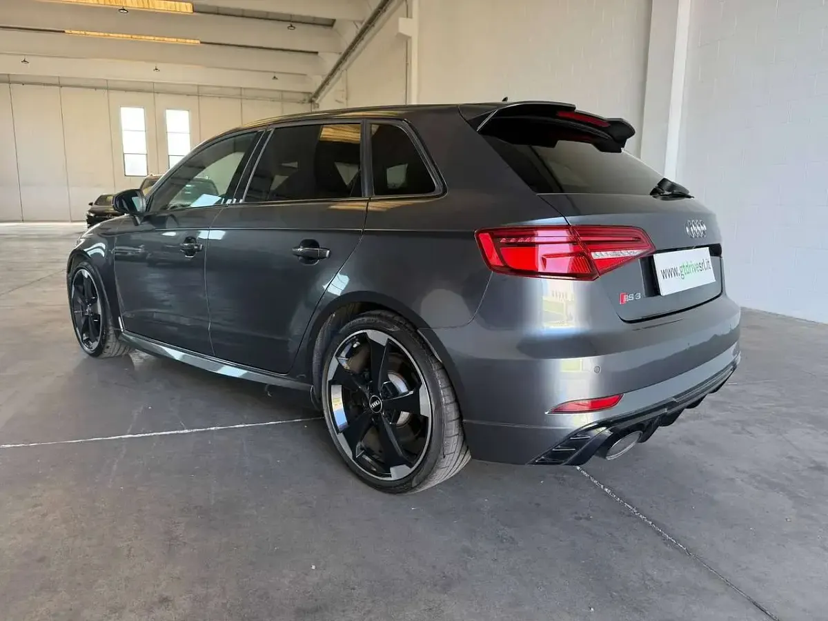 Usata Audi RS3 Ambiente 400 CV (294 kW) 2020 Grigio daytona metallizzato Berlina