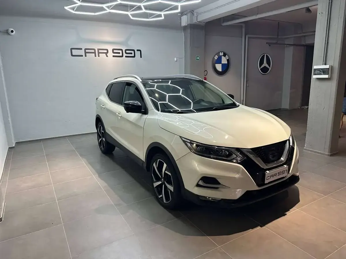 Usata Nissan Qashqai Tekna 131 CV (96 kW) 2018 Perlato metallizzato SUV