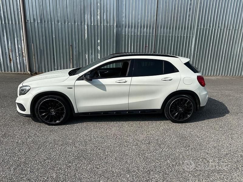 Usata Mercedes GLA200 AMG 136 CV (100 kW) 2016 Bianco SUV