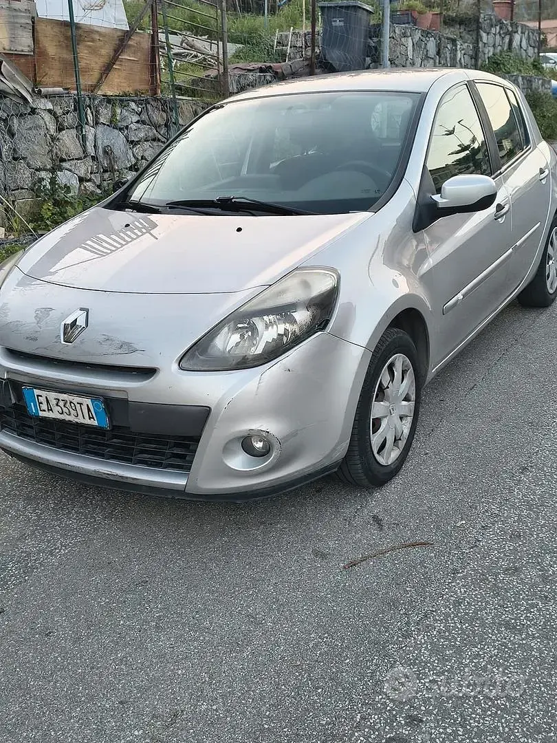 Usata Renault Clio 75 CV (55 kW) 2012 Grigio Utilitaria