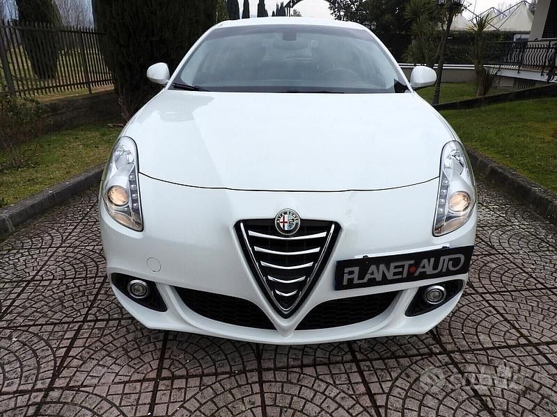 Usata Alfa Romeo Giulietta 105 CV (77 kW) 2015 Bianco Utilitaria