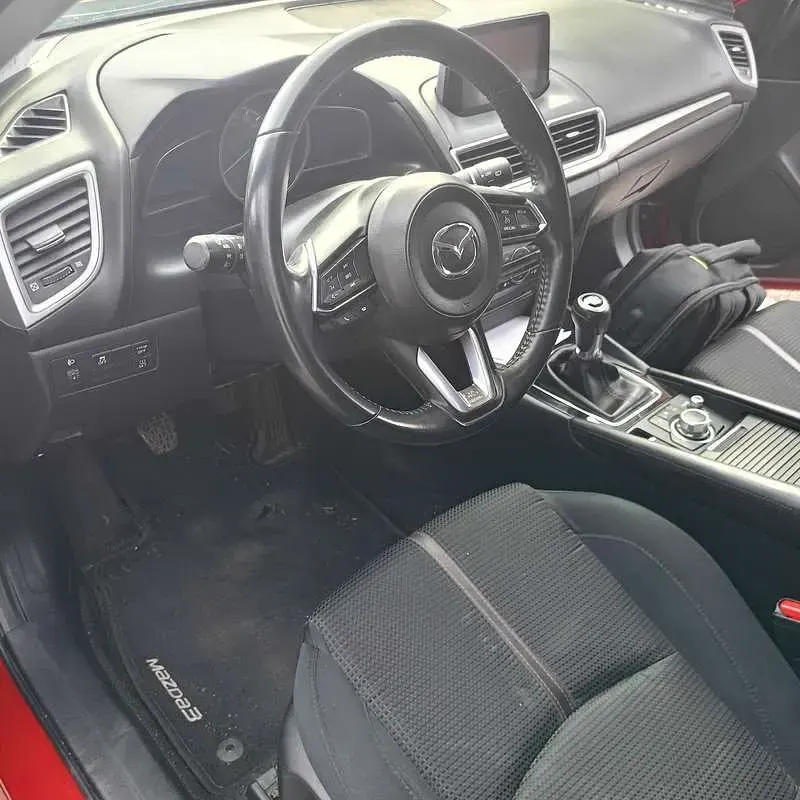 Usata Mazda 3 Exceed 105 CV (77 kW) 2018 Rosso Berlina