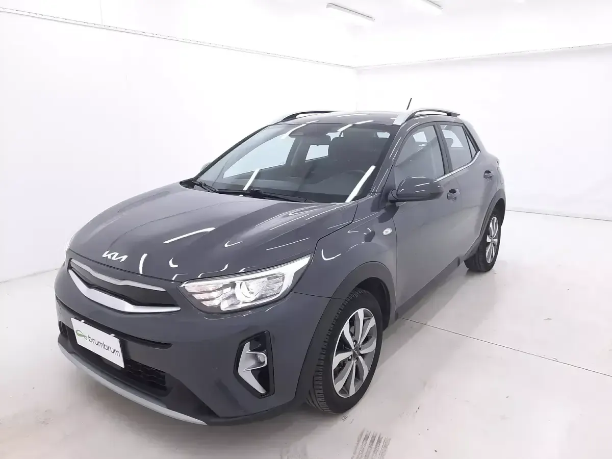 Usata Kia Stonic Style 100 CV (73 kW) 2022 Grigiogrigio SUV