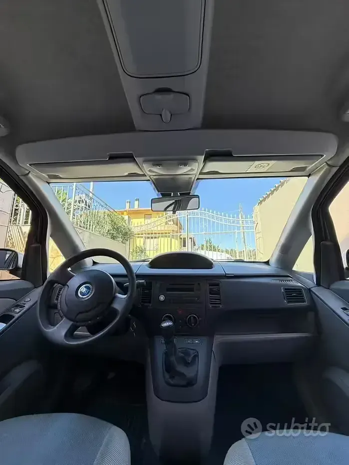 Usata Fiat Idea 69 CV (50 kW) 2004 Grigio Monovolume