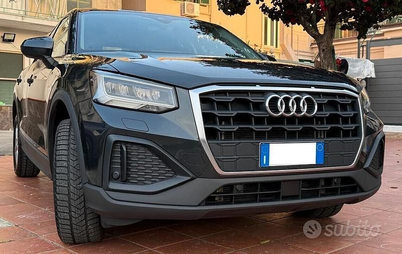 Usata Audi Q2 Business 150 CV (110 kW) 2024 Grigio SUV