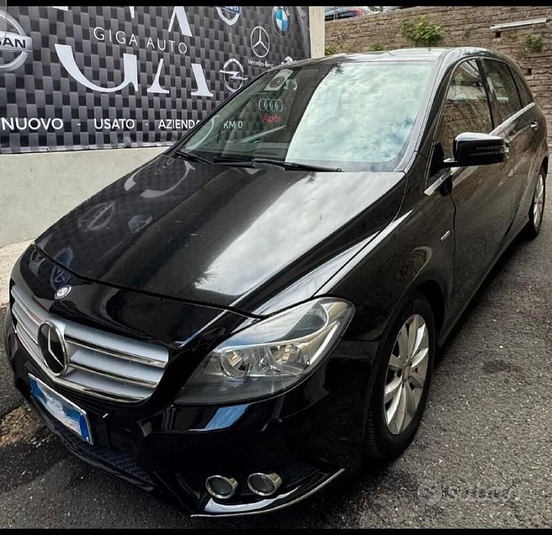 Usata Mercedes A180 Premium 122 CV (89 kW) 2014 Nero Monovolume