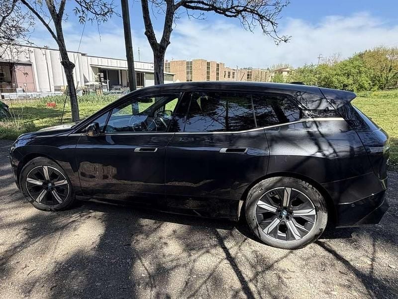 Usata BMW iX Sport Line 484 kW (659 CV) 2023 Nero SUV