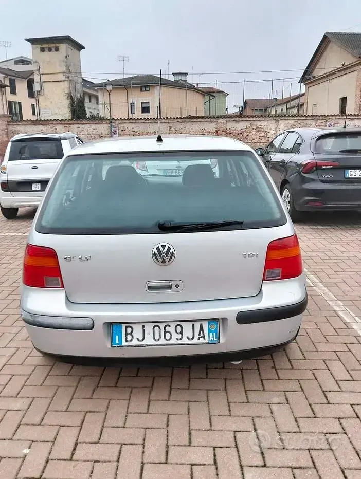Usata VW Golf IV 90 CV (66 kW) 2000 Berlina