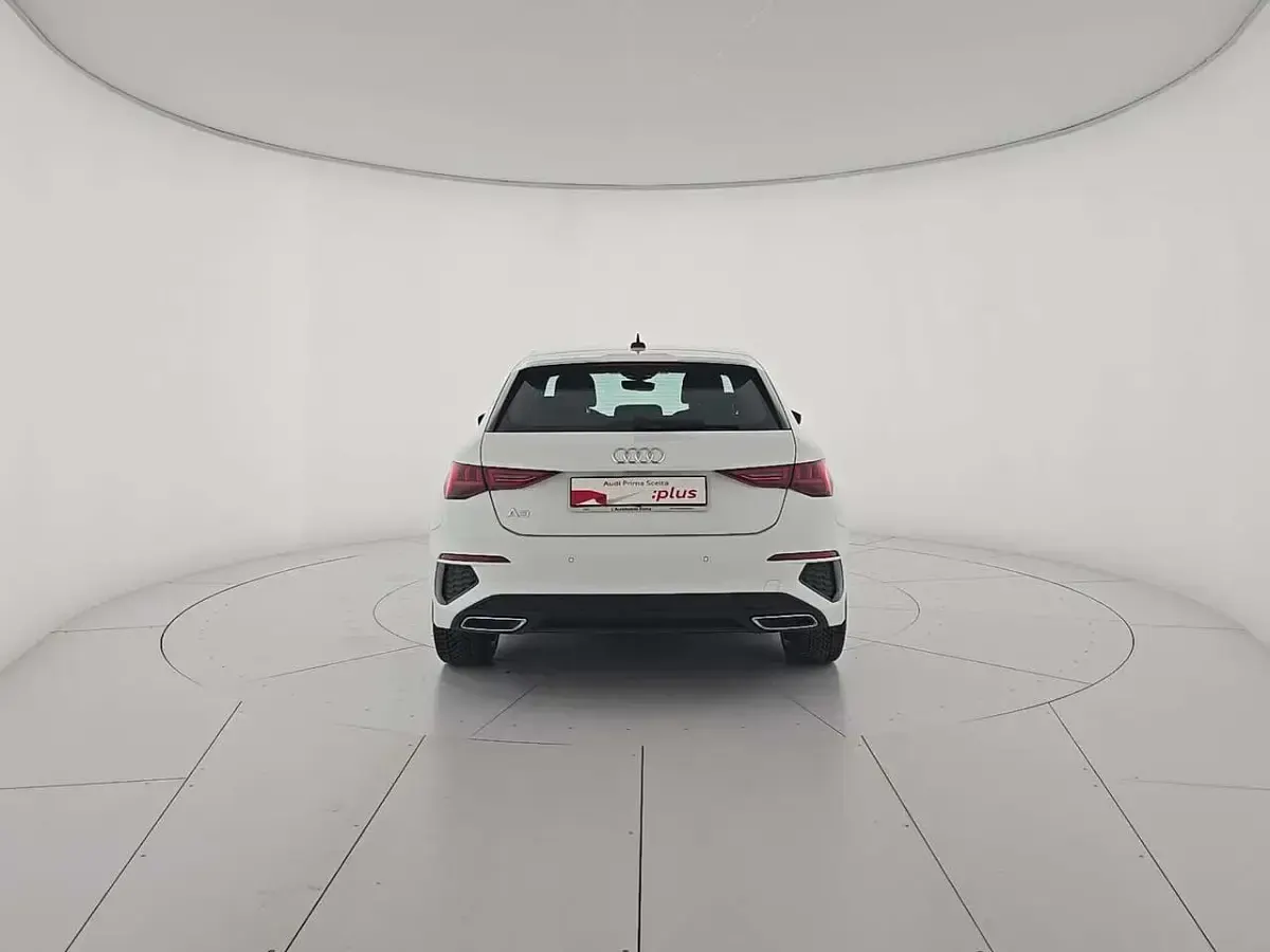 Usata Audi A3 S-Line 110 CV (80 kW) 2023 Bianco Berlina