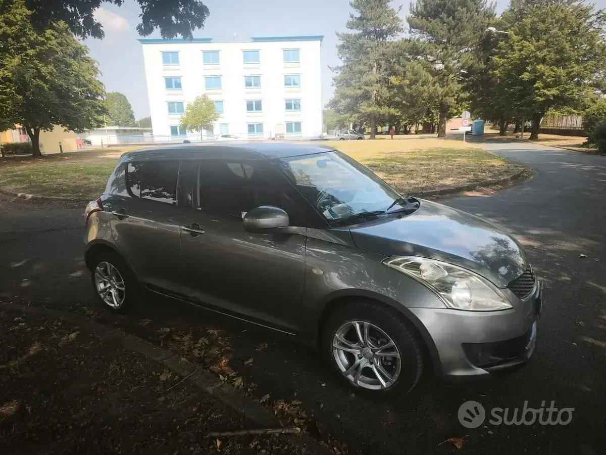 Usata Suzuki Swift GL 94 CV (69 kW) 2011 Grigio Utilitaria