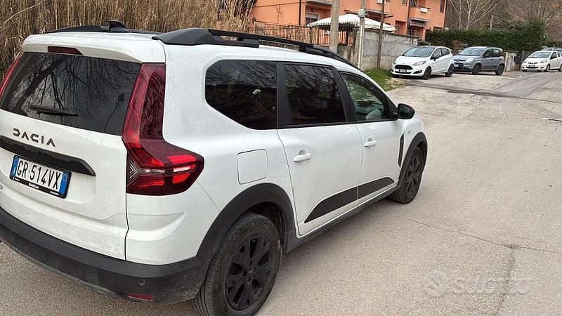 Usata Dacia Jogger 101 CV (74 kW) 2024 Bianco Monovolume