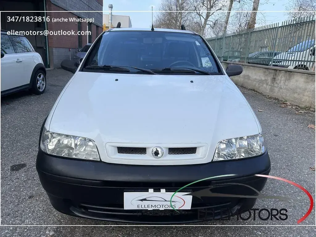 Usata Fiat Strada 80 CV (58 kW) 2004 Bianco Pick-up