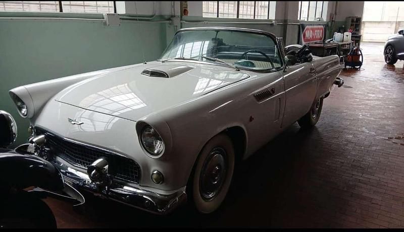 Usata Ford V8 303 CV (222 kW) 1958 Bianco Cabrio