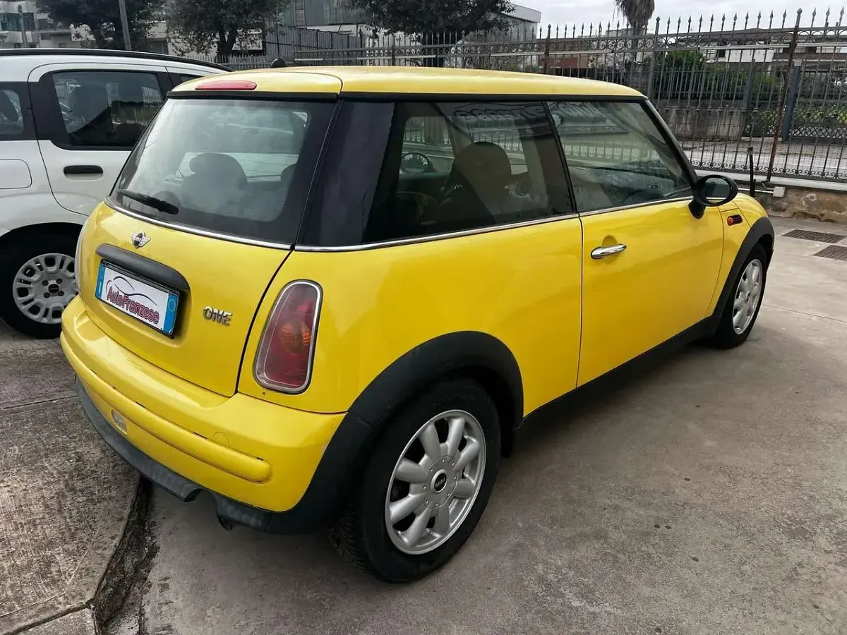 Occasion Mini ONE 90 ch (66 kW) 2003 Jaune Citadine