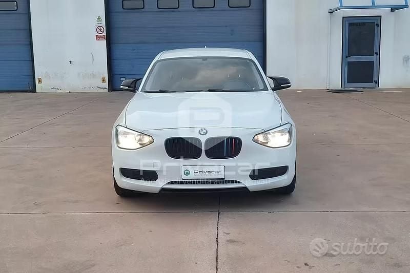 Begagnad BMW 114 Efficient Dynamics 95 HK (69 kW) 2014 Vit Halvkombi