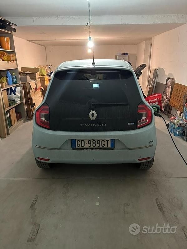Usata Renault Twingo 60 kW (82 CV) 2021 Blu Utilitaria