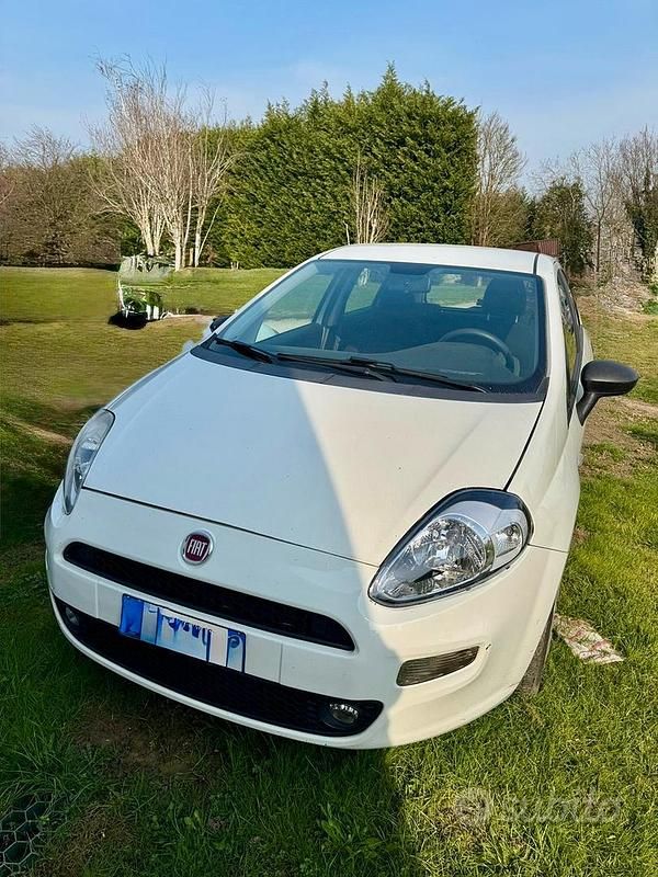 Usata Fiat Punto Easy 75 CV (55 kW) 2013 Utilitaria