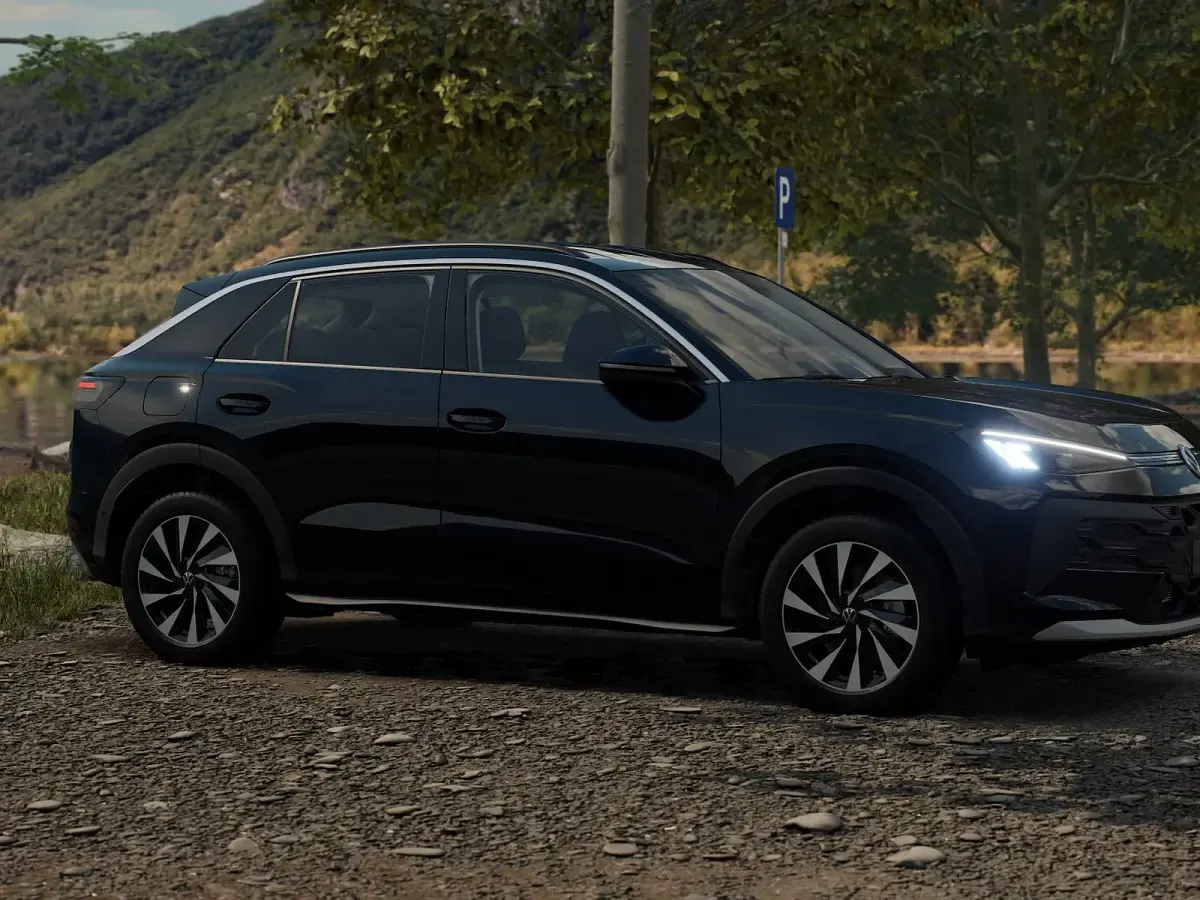 Nuova VW T-Roc Life 115 CV (84 kW) 2026 Grenadill black metallizzato SUV