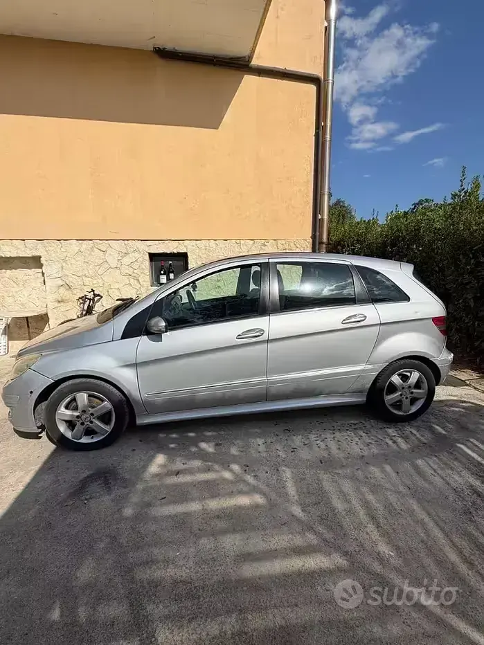 Usata Mercedes B180 2006 Grigio Monovolume