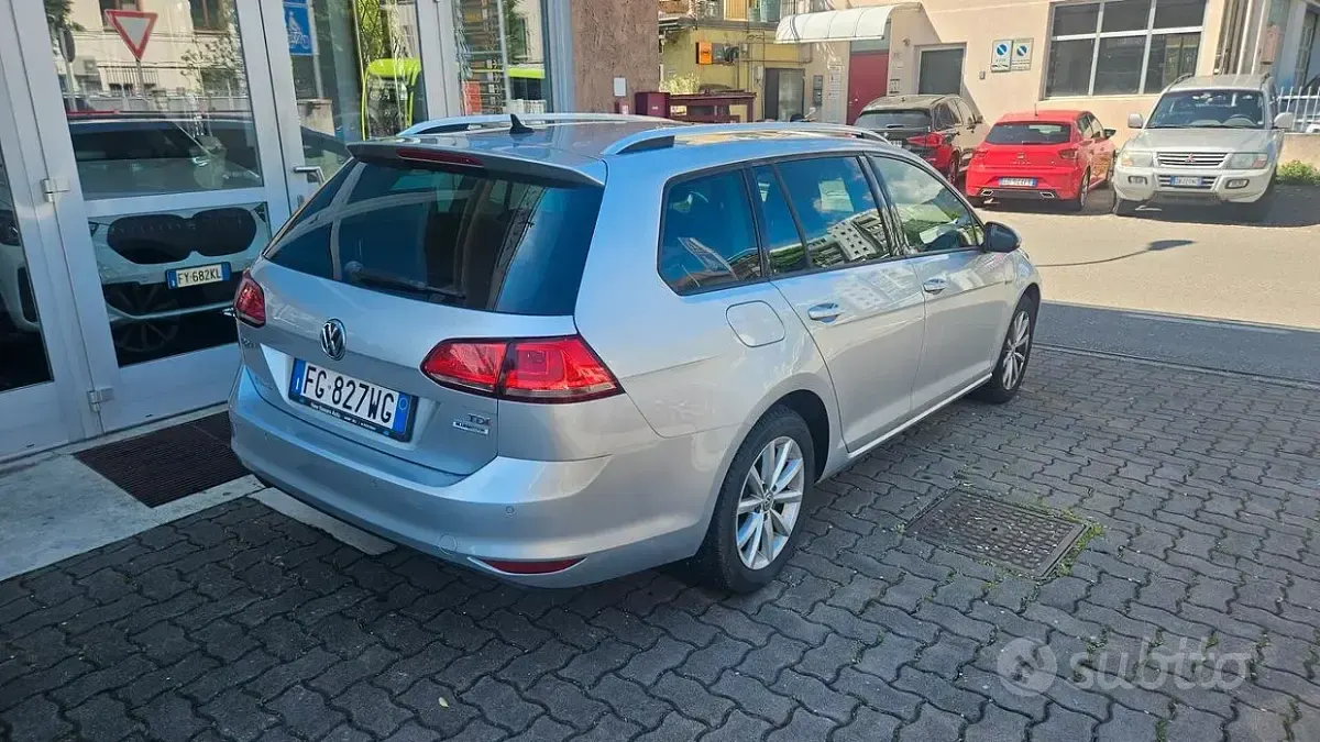 Usata VW Golf VII LOUNGE 110 CV (80 kW) 2016 Grigio Station wagon