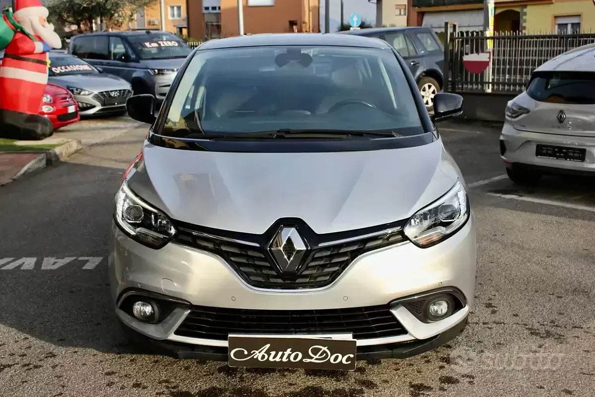 Usata Renault Scénic Intens 110 CV (80 kW) 2017 Grigio Monovolume