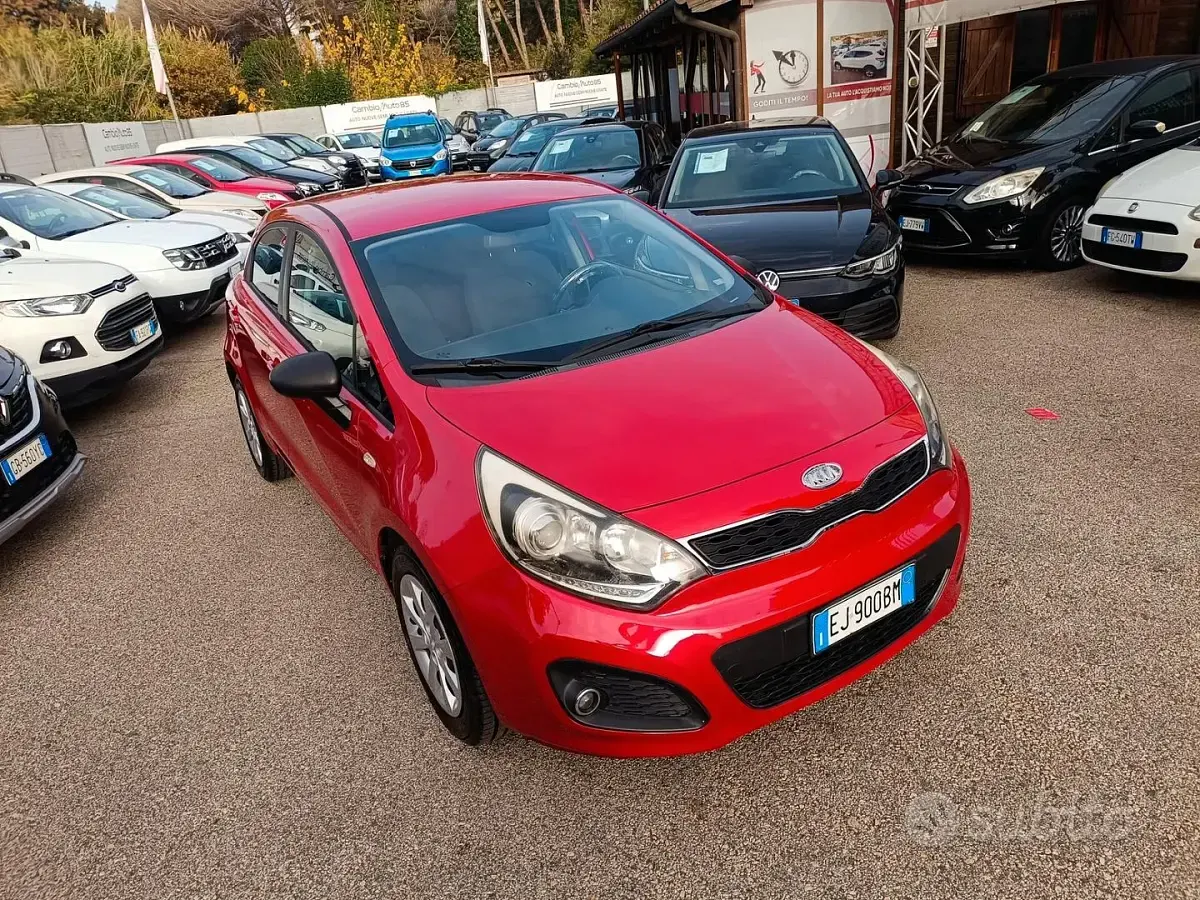 Usata Kia Rio EX 85 CV (62 kW) 2011 Rosso Berlina