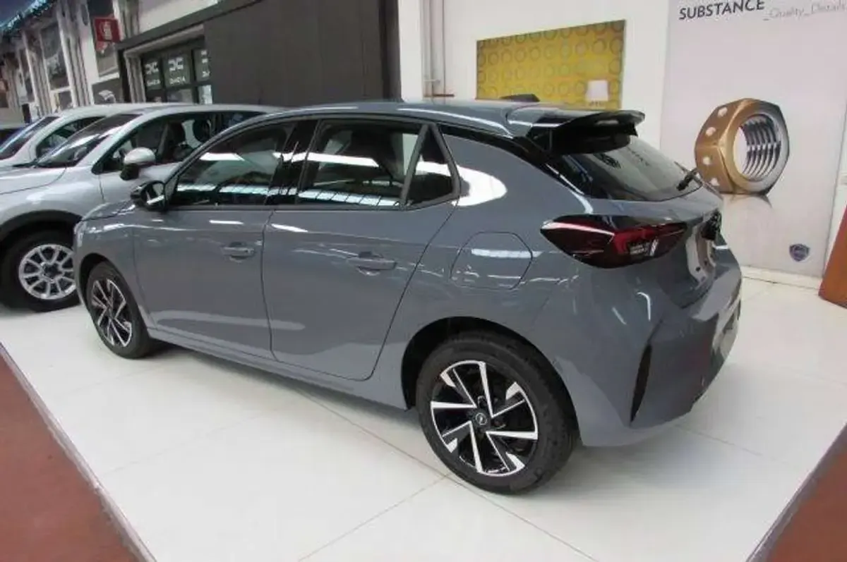Nuova Opel Corsa 101 CV (74 kW) 2025 Grigio Utilitaria