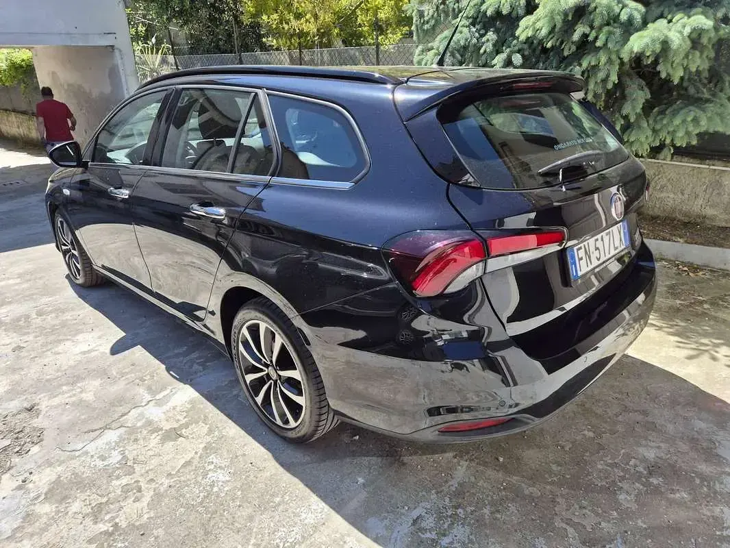 Usata Fiat Tipo 120 CV (88 kW) 2018 Nero Station wagon
