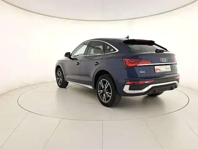Usata Audi Q5 Sportback S-Line 204 CV (150 kW) 2024 Blu navarra metallizzato SUV