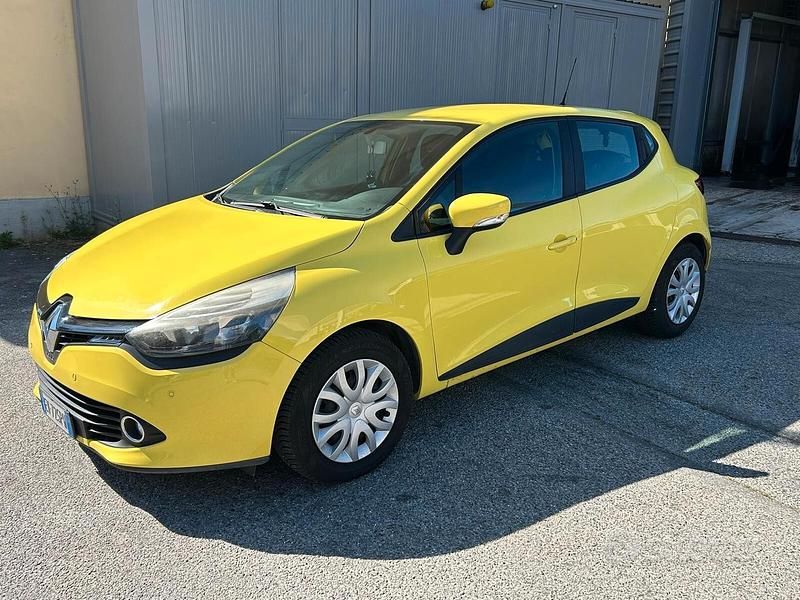 Usata Renault Clio IV 75 CV (55 kW) 2014 Giallo Berlina