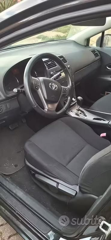 Usata Toyota Avensis 177 CV (130 kW) 2009 Nero Station wagon
