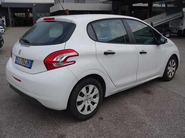 Usata Peugeot 208 68 CV (50 kW) 2014 Bianco Utilitaria