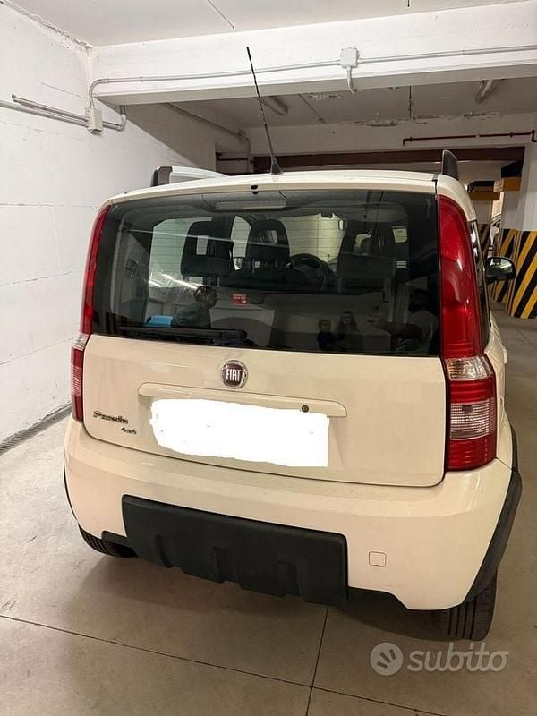Usata Fiat Panda 4x4 69 CV (50 kW) 2011 Bianco Utilitaria