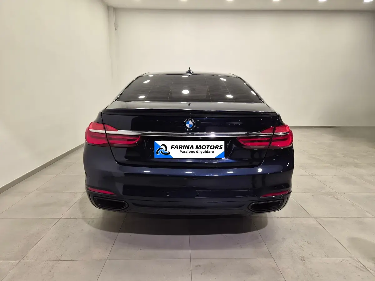 Begagnad BMW 730 Luxury Line 265 HK (194 kW) 2016 Blå Sedan