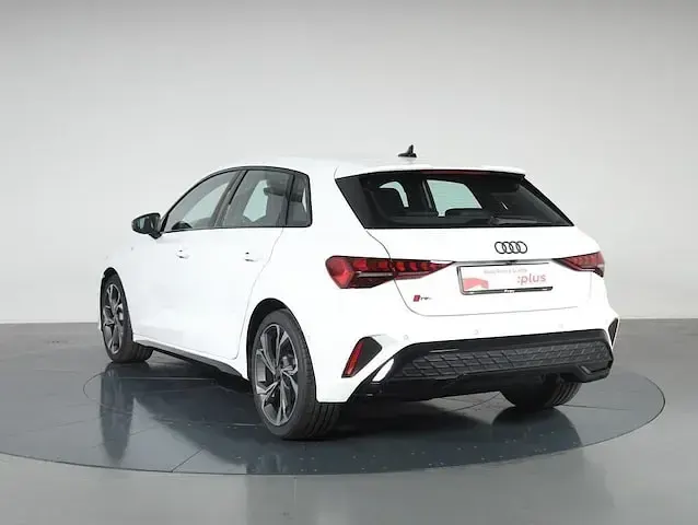 Usata Audi A3 S-Line 150 CV (110 kW) 2025 Bianco arkona Berlina