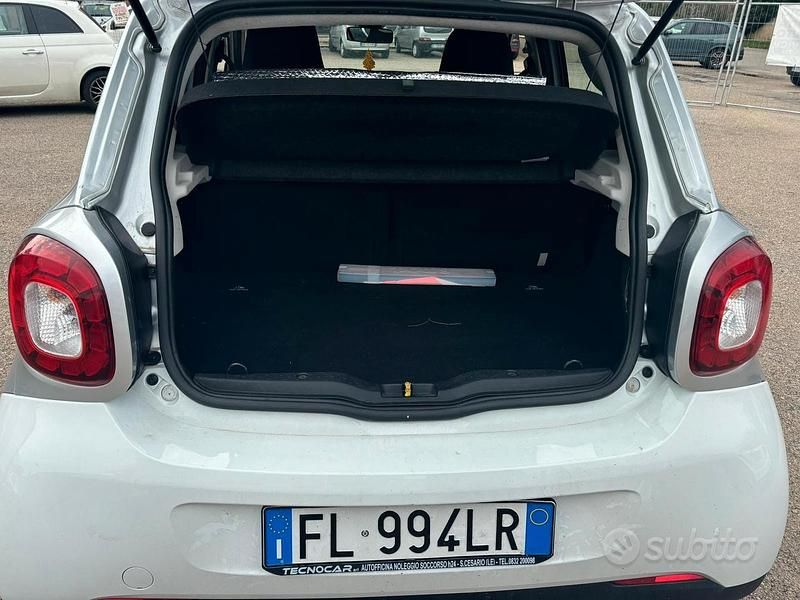 Usata Smart ForFour 64 CV (47 kW) 2016 Bianco Utilitaria