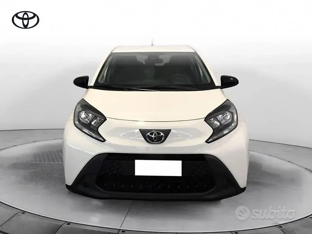 Usata Toyota Aygo X Active 72 CV (52 kW) 2022 Bianco SUV