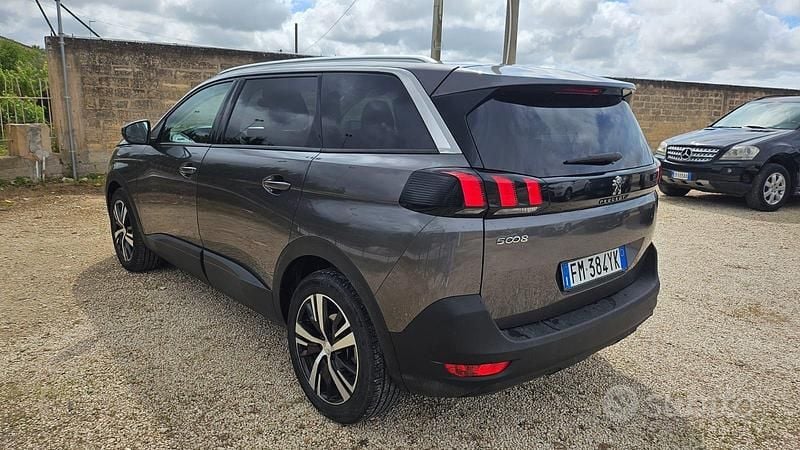 Usata Peugeot 5008 120 CV (88 kW) 2017 Grigio Station wagon