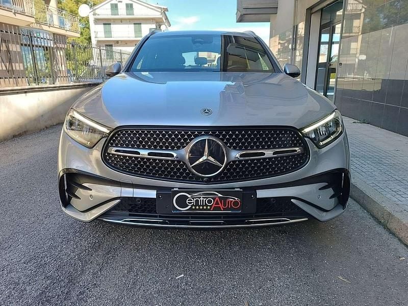 Usata Mercedes GLC220 AMG 197 CV (144 kW) 2022 Argento SUV