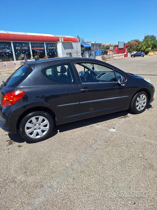 Usata Peugeot 207 2009 Nero Utilitaria