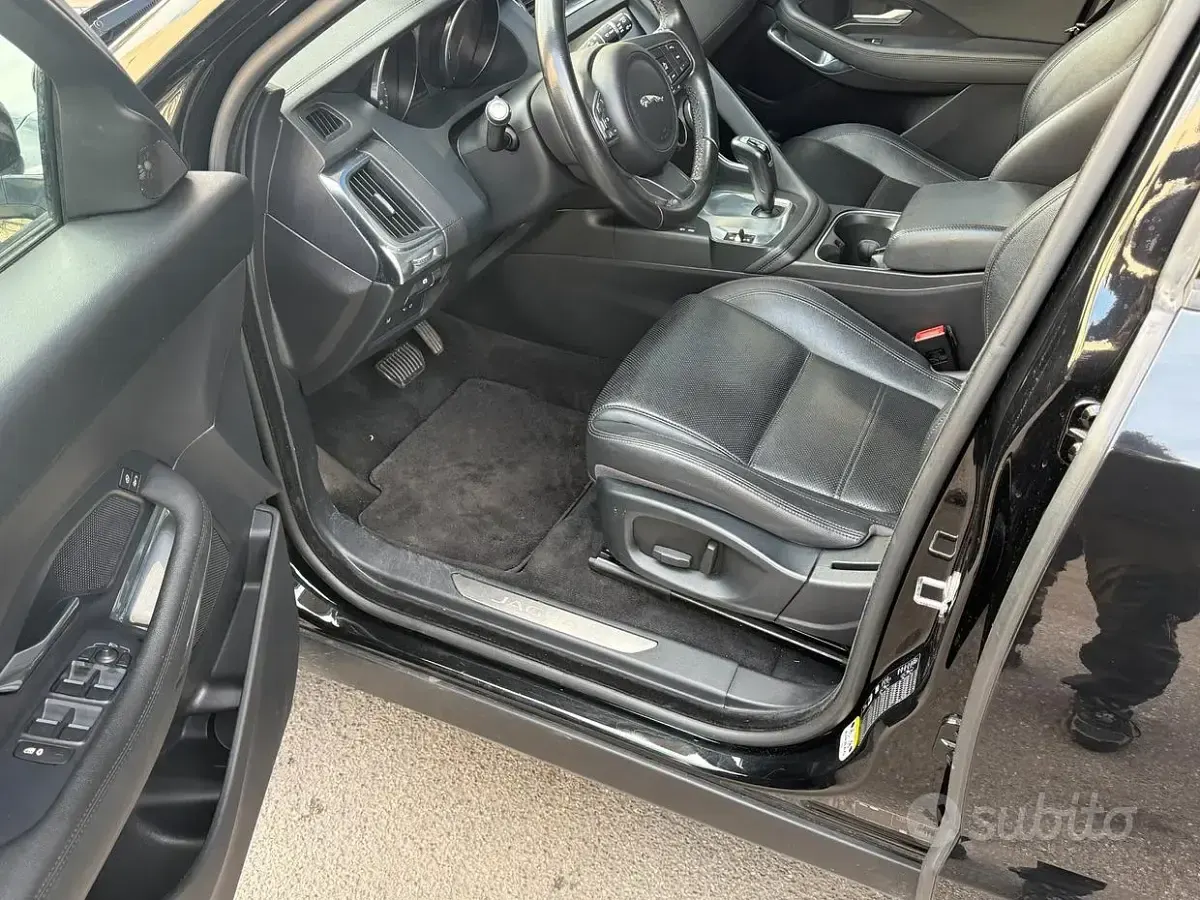 Usata Jaguar E-Pace S 179 CV (131 kW) 2019 Nero SUV