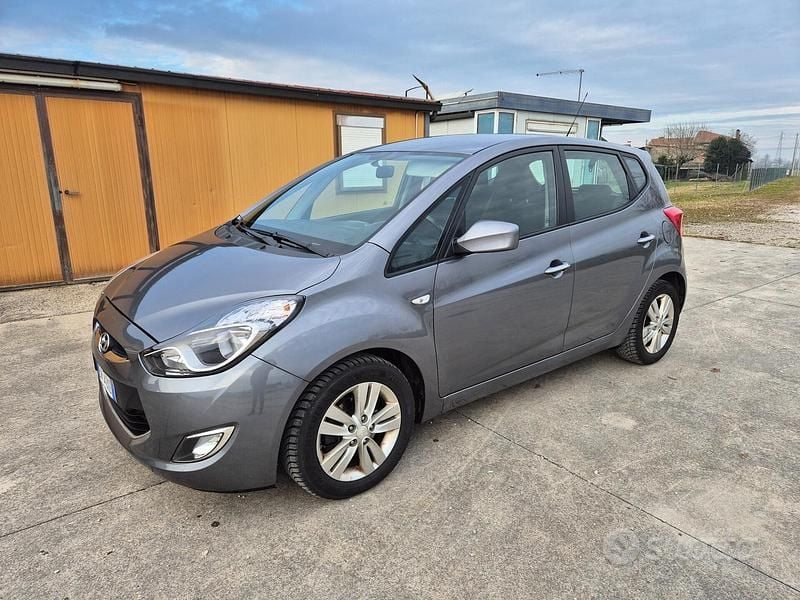 Usata Hyundai ix20 Comfort 116 CV (85 kW) 2014 Grigio Utilitaria
