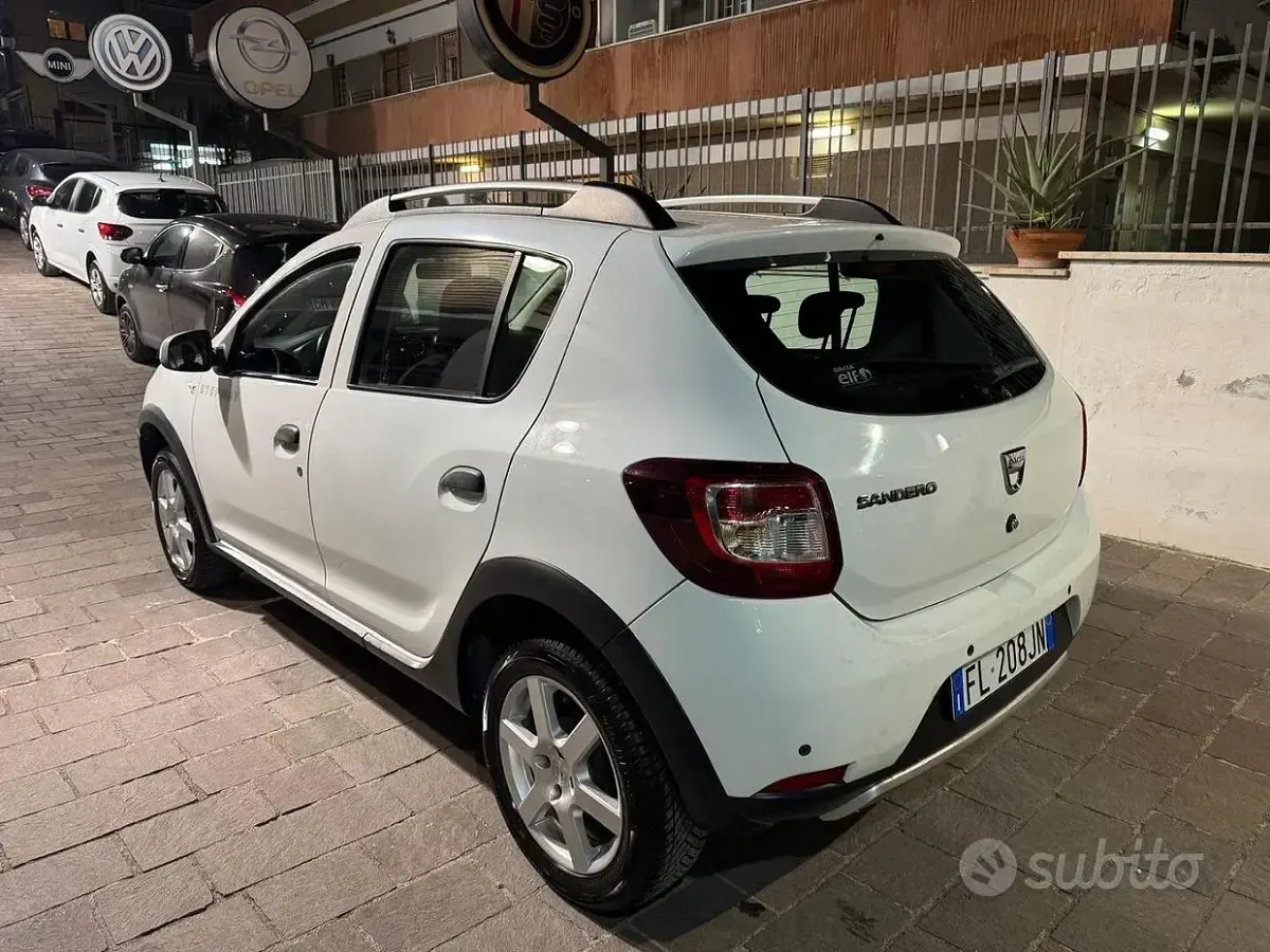 Usata Dacia Sandero Stepway 90 CV (66 kW) 2014 Bianco Utilitaria