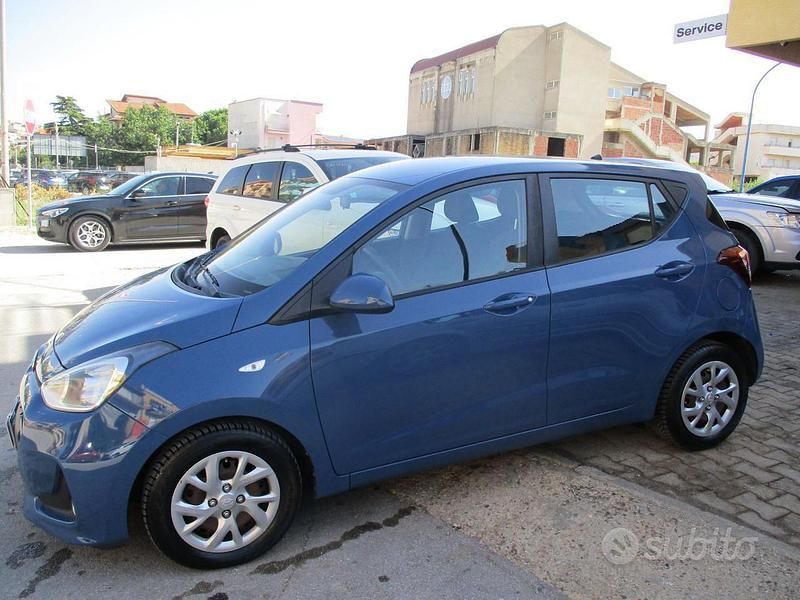 Usata Hyundai i10 Comfort 66 CV (48 kW) 2017 Blu Utilitaria
