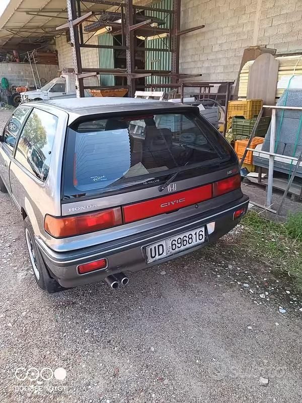 Usata Honda Civic 131 CV (96 kW) 1991 Berlina