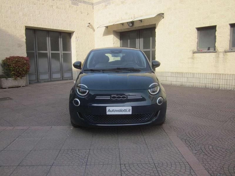 Usata Fiat 500e Icon 42 kW (58 CV) 2022 Verde blu petrolio Utilitaria