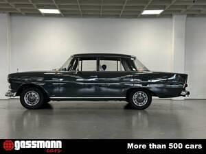 Usata Mercedes 190 80 CV (58 kW) 1964 Grigio Berlina