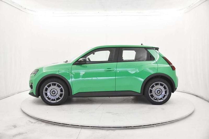 Nuova Renault R5 Evolution 89 kW (122 CV) 2025 Verde pop! Utilitaria