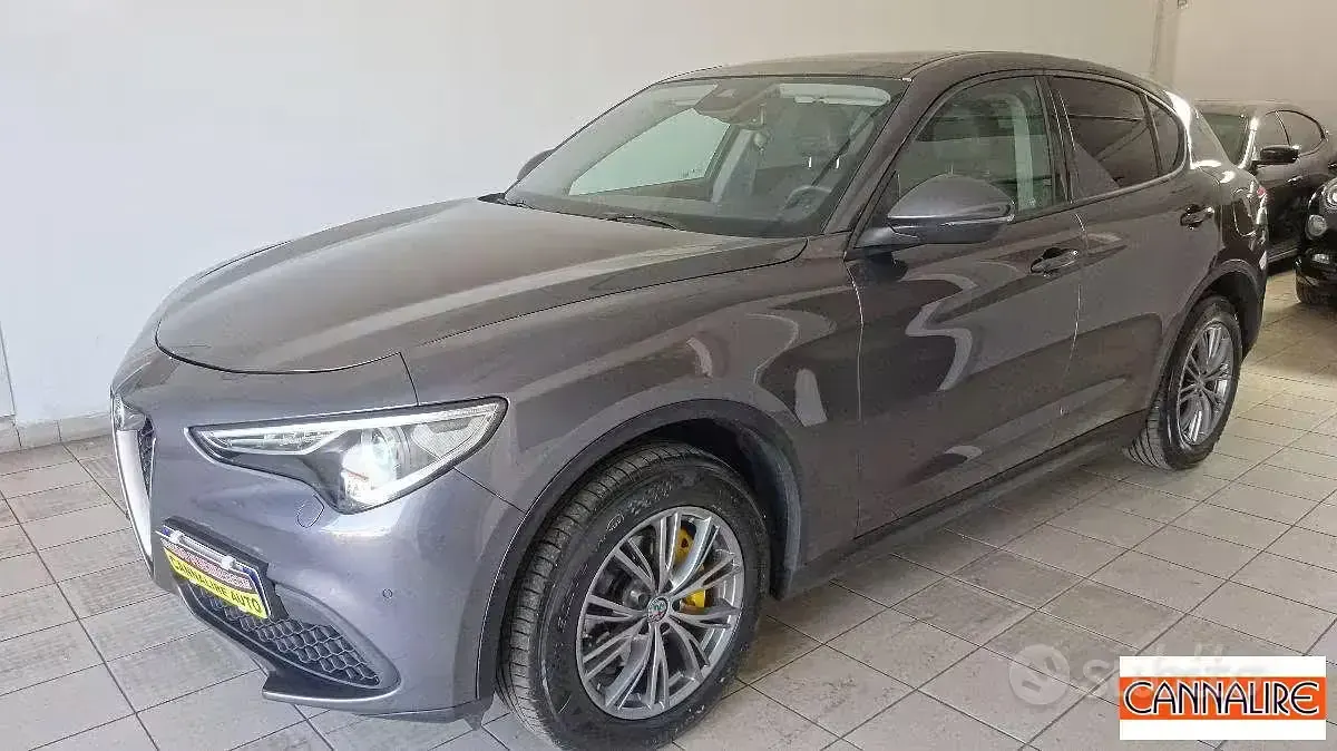 Usata Alfa Romeo Stelvio 211 CV (155 kW) 2018 Grigio SUV